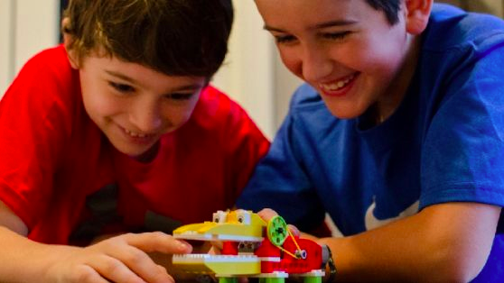 4 Robotics Programs That Will Have Your Child Hooked in Sugarland, TX